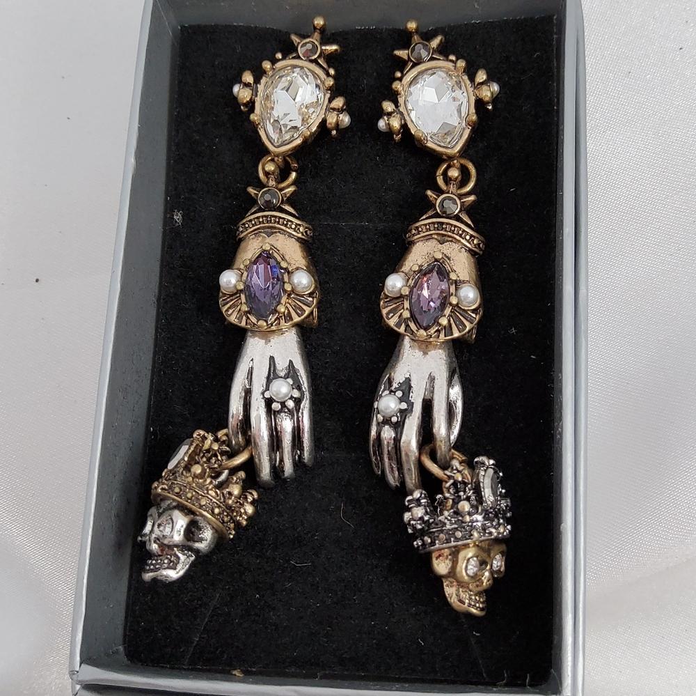BEJEWELED SKELETON HANDS EARRINGS